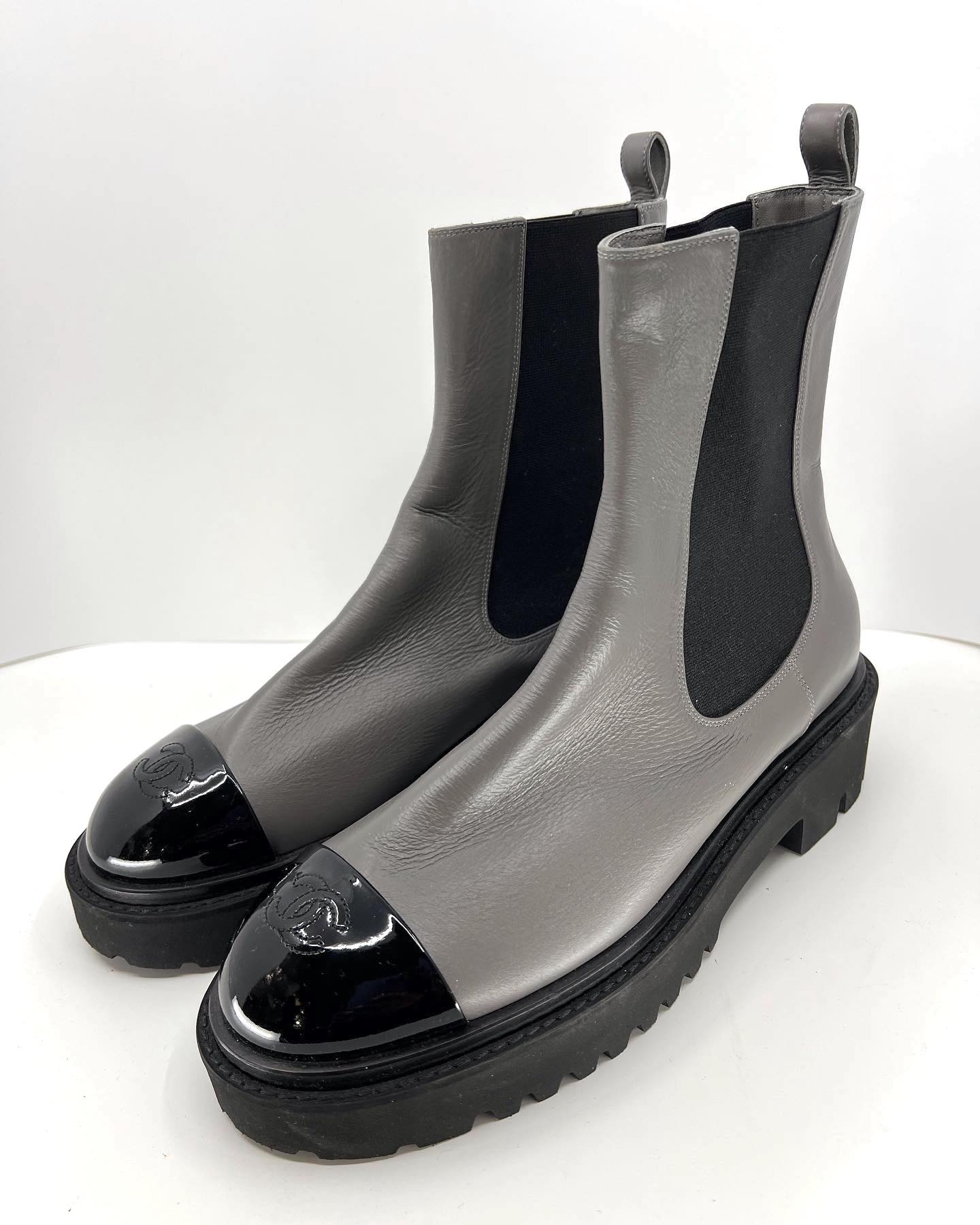 CHANEL CALFSKIN PATENT CAP TOE CC LOGO CHELSEA LEATHER BOOTS – The