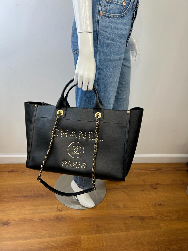 CHANEL beige and black 2021 21P RAFFIA DEAUVILLE LARGE Shopping Bag at  1stDibs