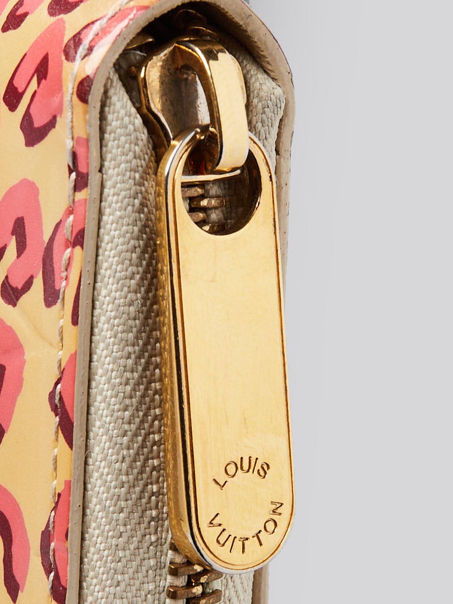 Louis Vuitton Stephen Sprouse Monogram Vernis Leopard Zippy Wallet (SH –  LuxeDH